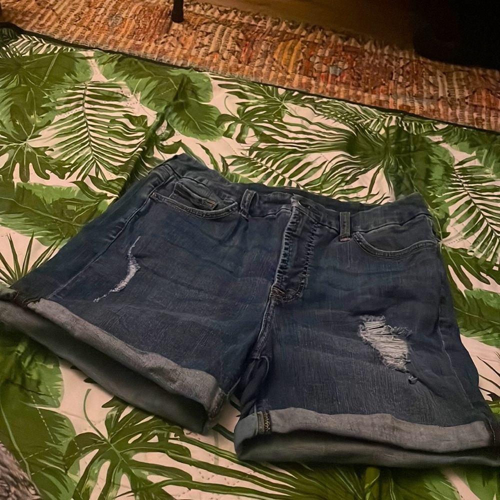 Lightly distressed Cuffed Denim shorts